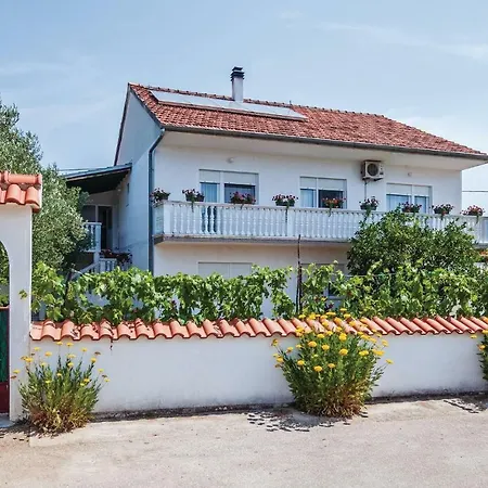 Apartman Two-bedroom In Biograd Biograd na Moru